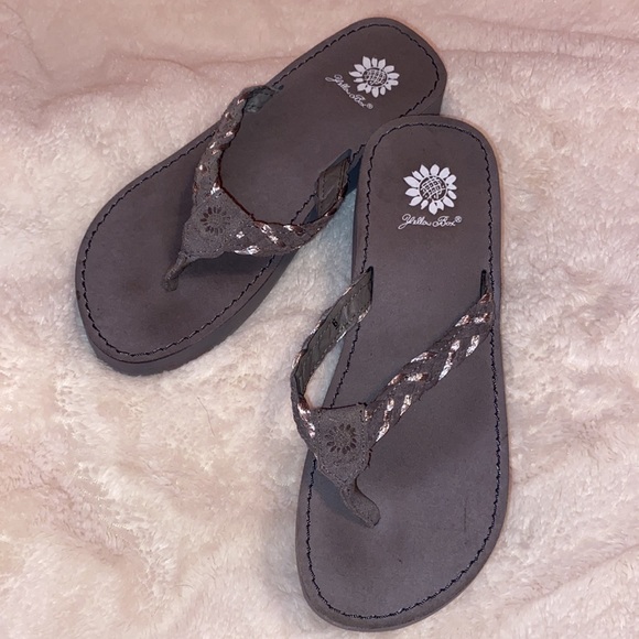 Yellow Box Gray Slide Thong Sandals size 6 - Picture 5 of 7